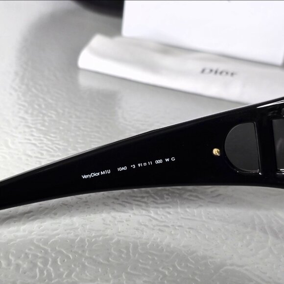 Dior VeryDior M1U Pre-owned sunglasses - Picture 3 of 5